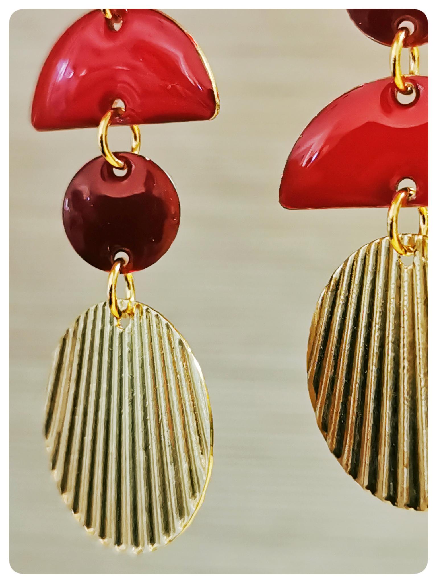 Rouges, asymétriques