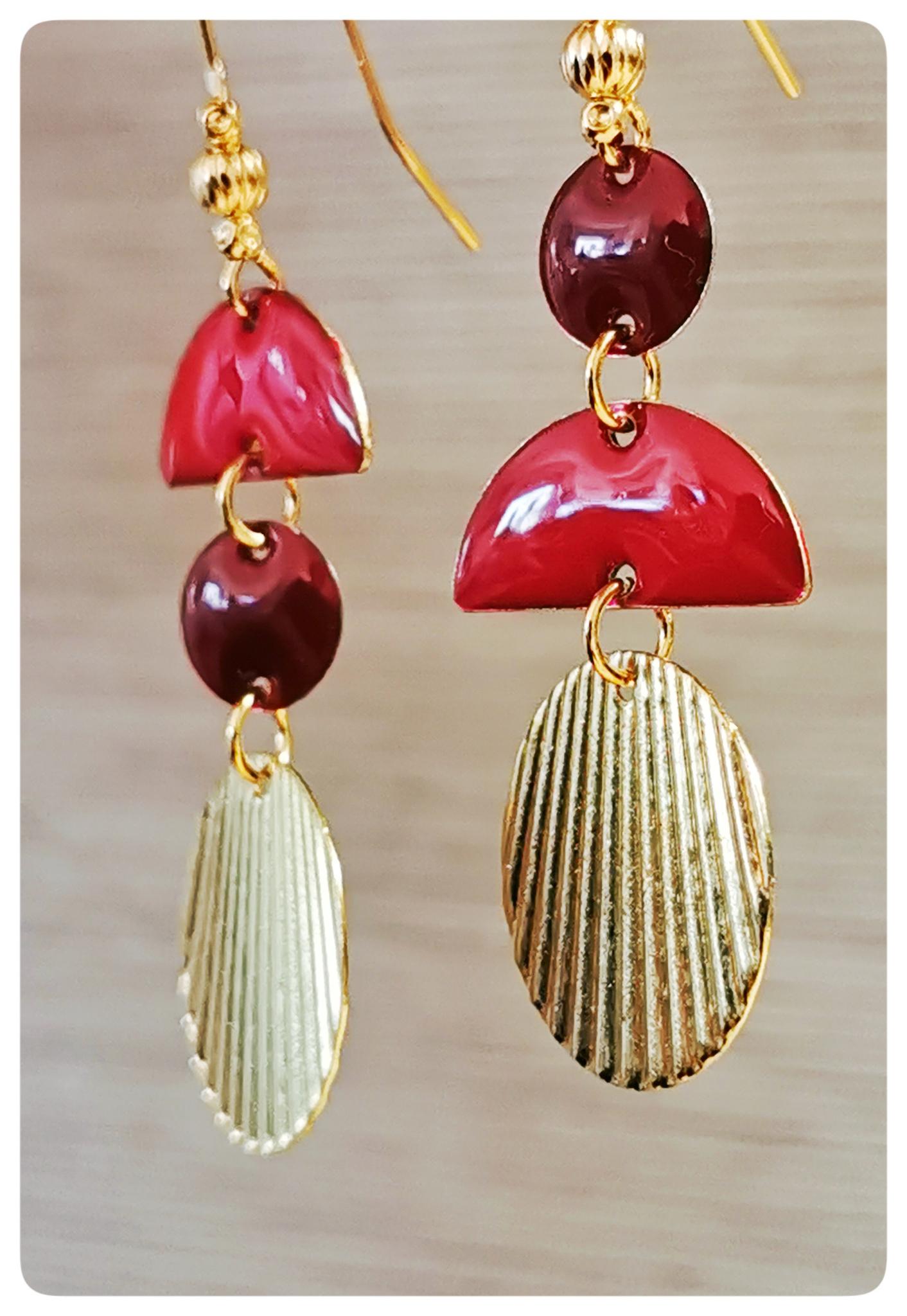 Rouges, asymétriques