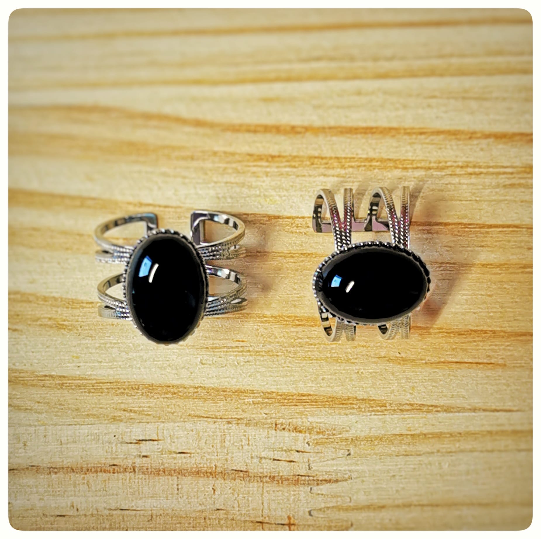 Quattro, bague argentée et, ici, onyx noir