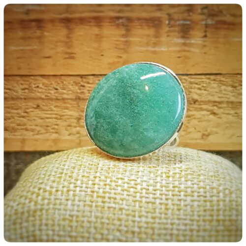 Bague imposante en aventurine sur monture argentée